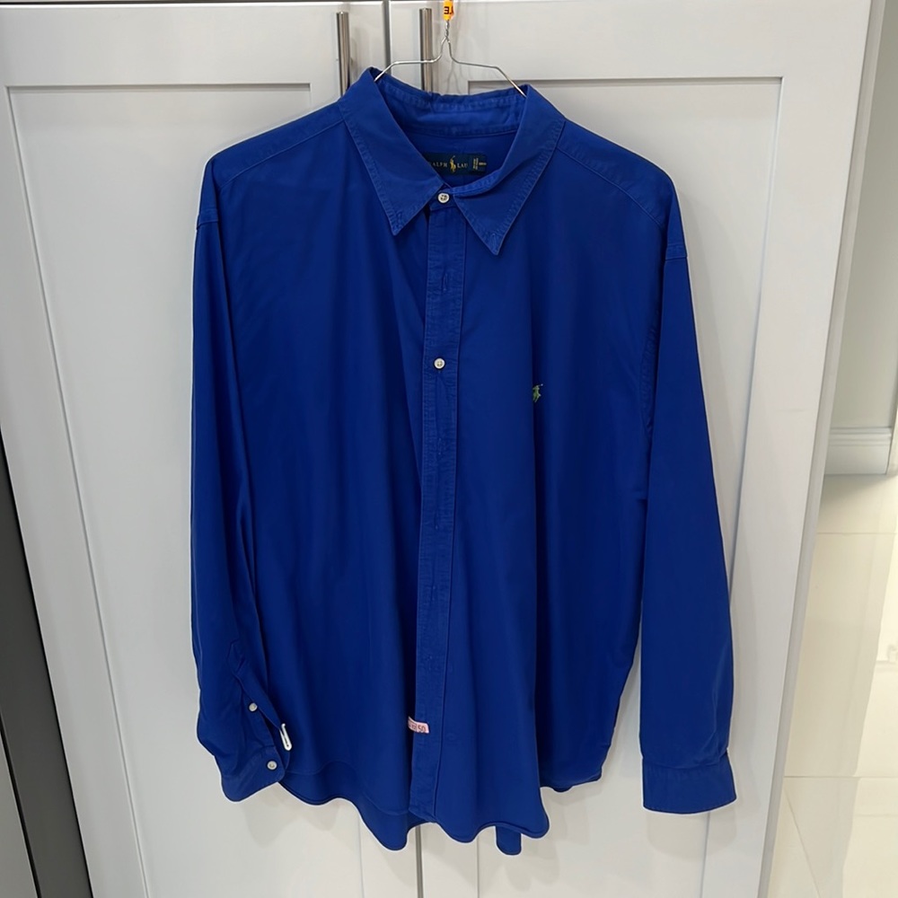 Beautiful Ralph Lauren button down shirt